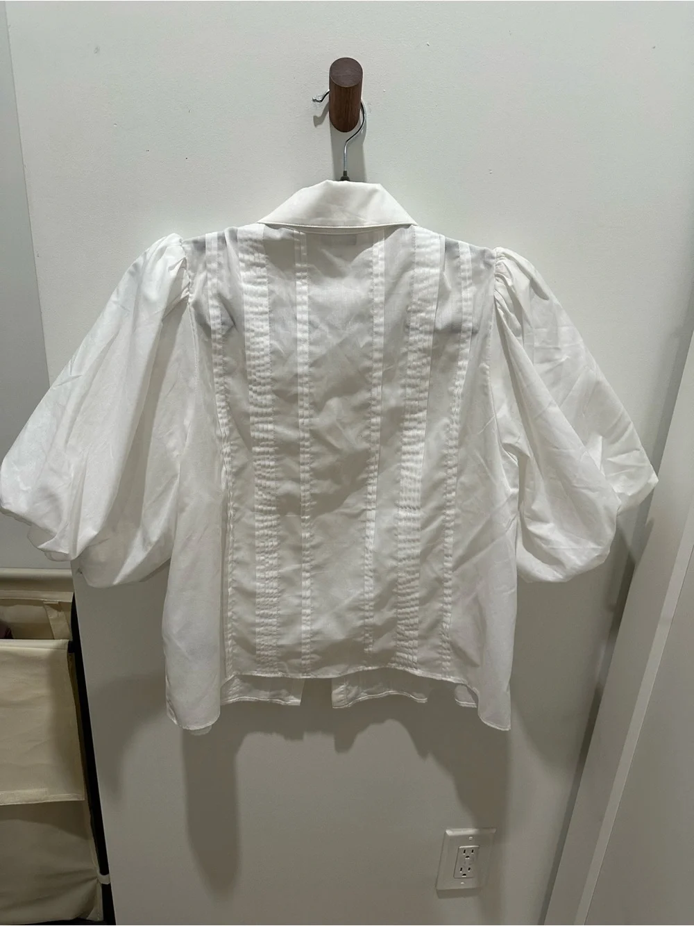 Banana Republic White Button-Up Shirt